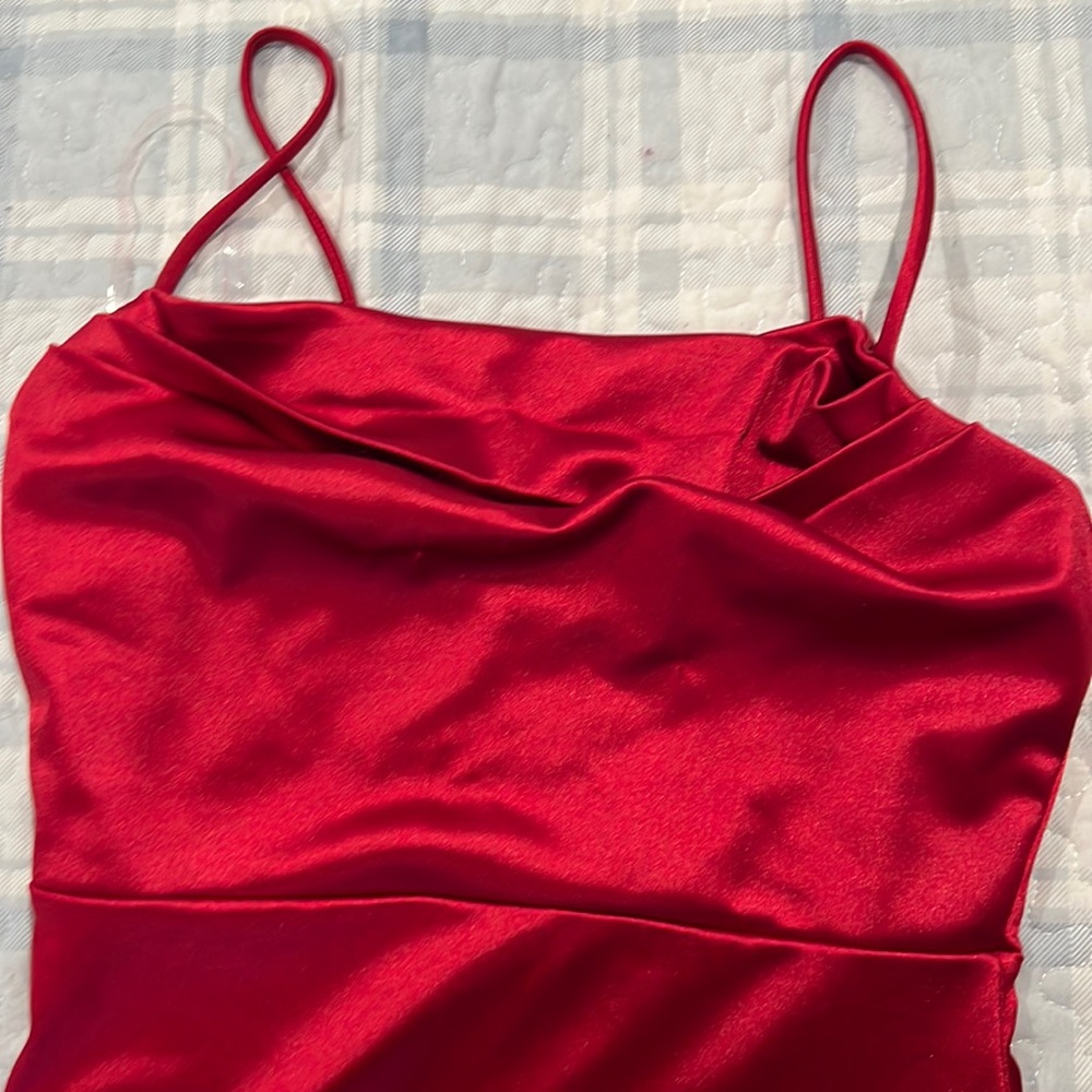 SHORT RED DRESS